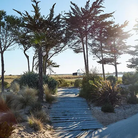 Le Phare Campsite 4*