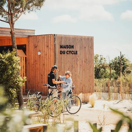 Campsite Le Phare 4*