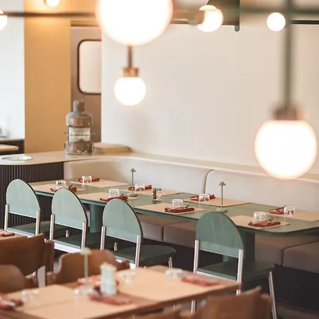 Le Phare Les Portes-en-Re